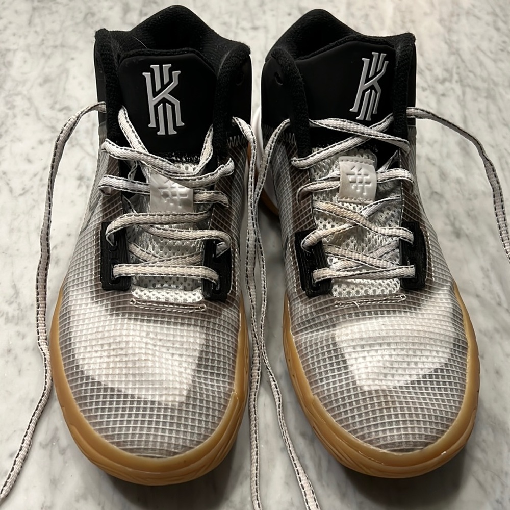 Nike Kyrie Flytrap 4 high top basketball shoes